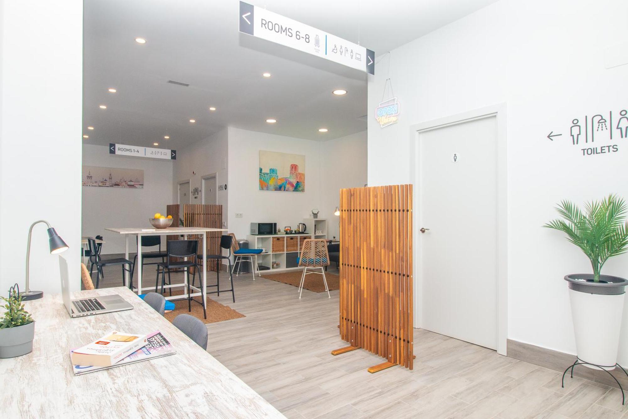 Moreno Rooms By Bet Apartments — Photos 1